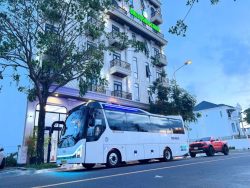 Cho thuê xe 18 chỗ limousine
